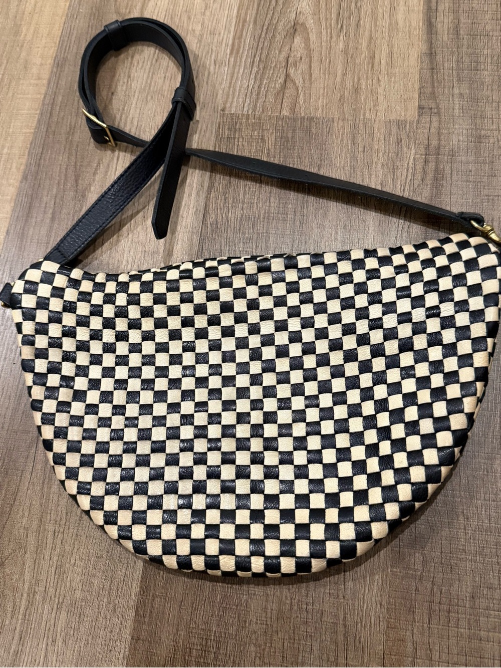 Grande Fanny. Woven Black & Cream Shoulder Bag with Front Zip Pocket - Picture 2 of 4